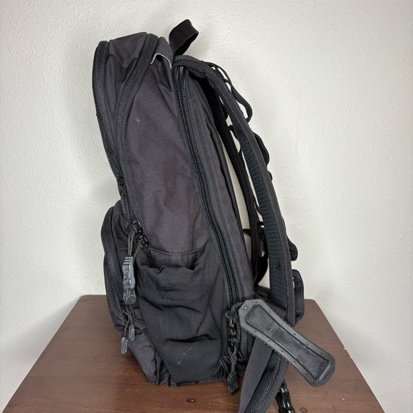 Vertx Ready Pack 2.0 Tactical EDC Backpack- CCW Concealed Carry 20L Low Profile - Picture 6 of 10